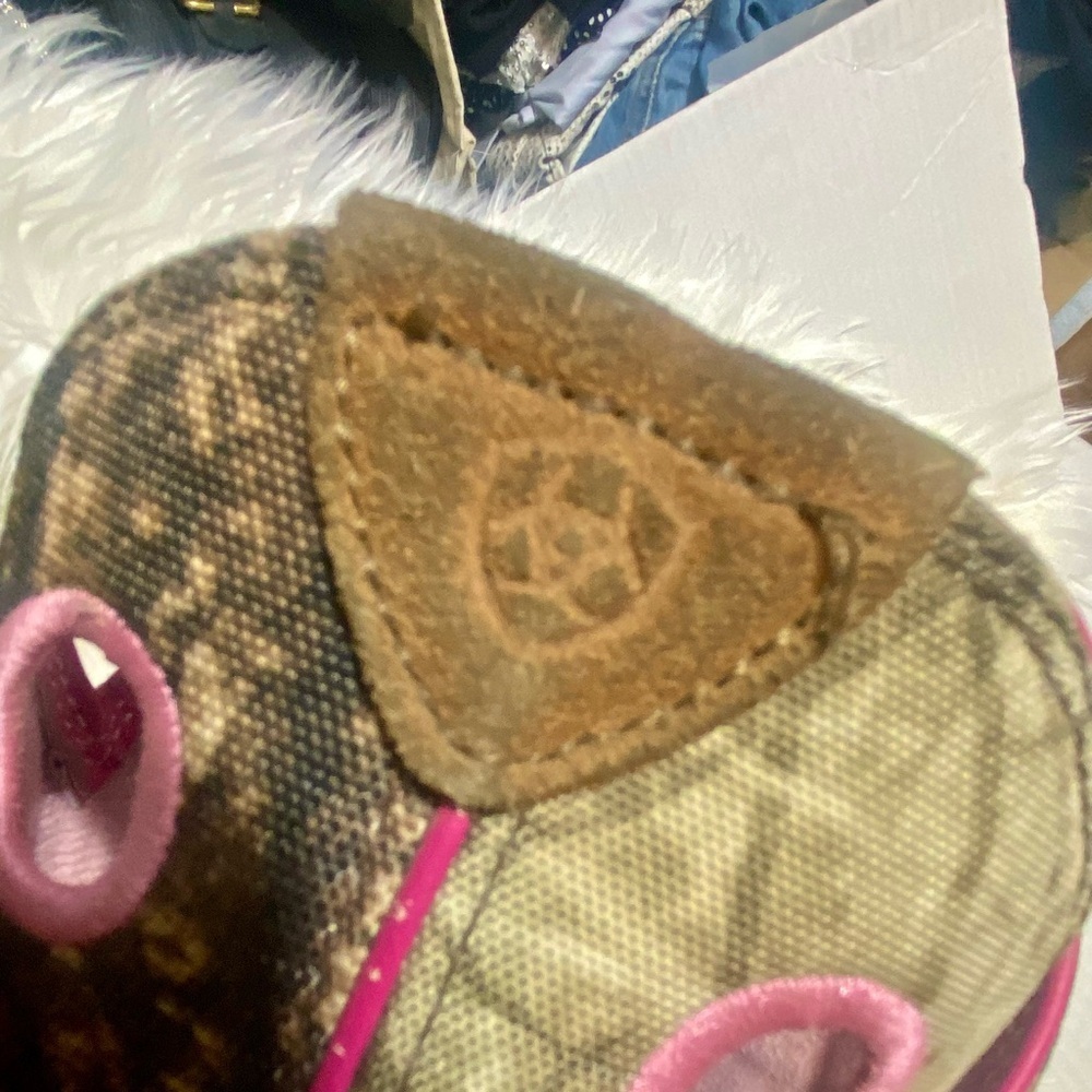 Ariat Brown and Camo Boots with Pink Trim - Picture 4 of 14